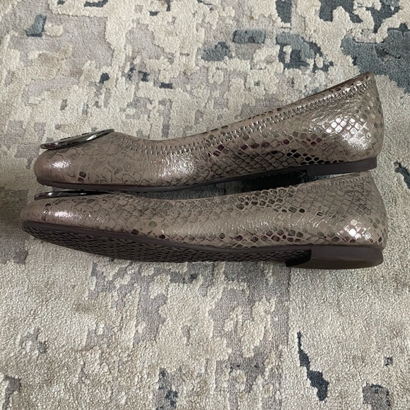 Tory Burch Women's Reva Metallic Cobra Ballet Flat - Picture 6 of 7
